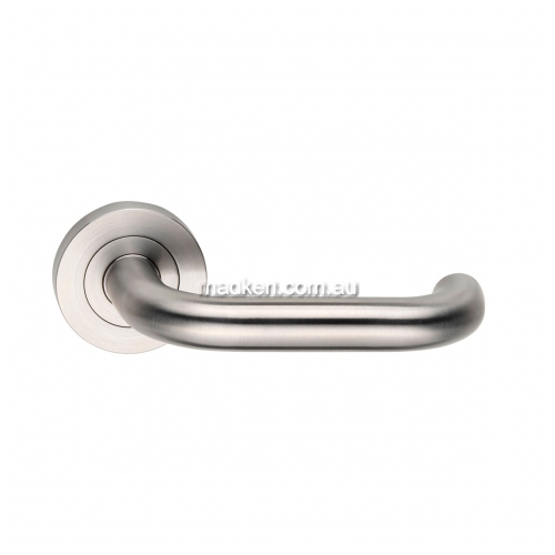 L75T Door Handle Round Rose Pair